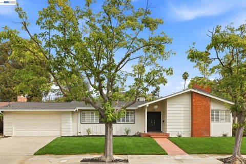 Photo of 4524 Mirador Dr DR, Pleasanton, CA 94566 (MLS # 41146849)