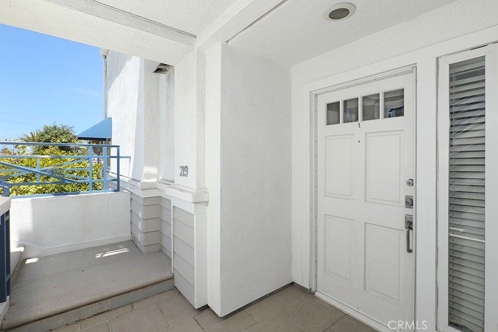 2600 Newport Boulevard 219
