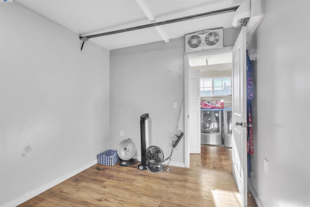 NEWARK - Residential