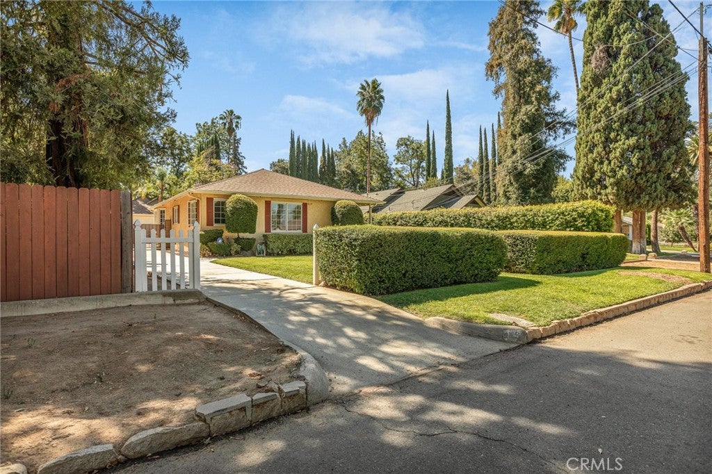 419 Walnut Avenue