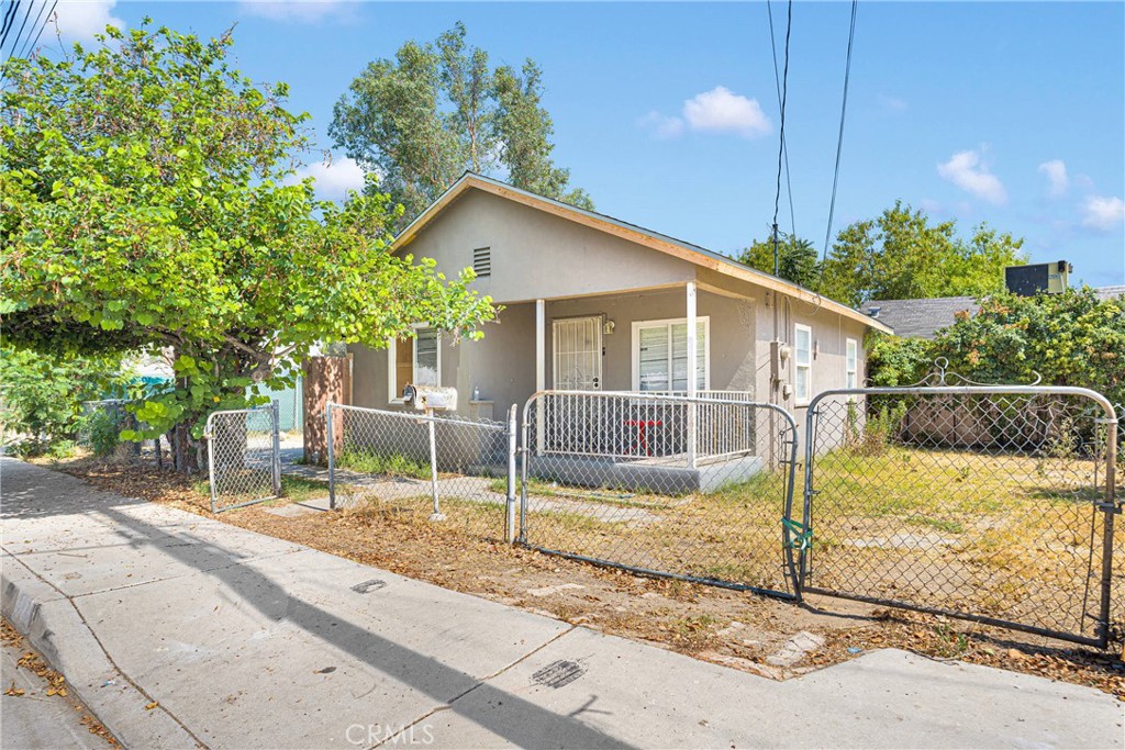 Excellent investment opportunity in the city of Colton. This legal two-unit property features two separate 2 bedroom, 1 bathroom units, each with its own gas, water, and electric meter.
Live in one unit and rent out the other, or rent out both for steady cash flow. One unit is currently leased to a long-time tenant at $1,850 per month, and the second unit is rented at $700 per month. The property generates a gross scheduled income of $25,500 per year, with low annual operating expenses of just $4,200. Net operating income is approximately $21,300 annually.
Both homes have new roofs, and while the interiors could use some cosmetic upgrades and general TLC, the property offers strong value-add potential. Situated on a 6,664 square foot lot, the property includes driveway parking and a storage shed. No rent control. Eligible for FHA, Conventional, and VA financing.
Do not disturb occupants. Drive by only. Ideal for investors or owner-occupants looking for a multi-unit property with income, equity potential, and long-term upside.