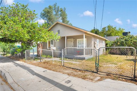 659 S 7th Street Colton CA 92324