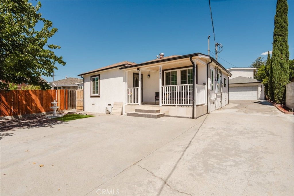 10721 Crockett
