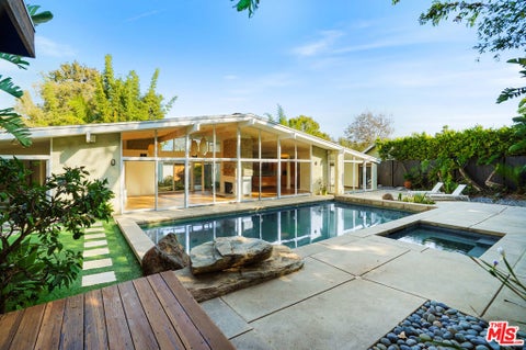 Photo of 30725 Manzano Drive, Malibu, CA 90265 (MLS # 26851307)