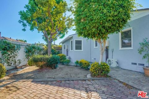 Photo of 8356 Kittyhawk Avenue, Los Angeles, CA 90045 (MLS # 25623435)