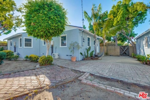 Photo of 8356 Kittyhawk Avenue, Los Angeles, CA 90045 (MLS # 25623435)