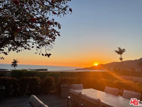 Photo of 17763 Sabbiadoro Way, Pacific Palisades, CA 90272 (MLS # 26684617)