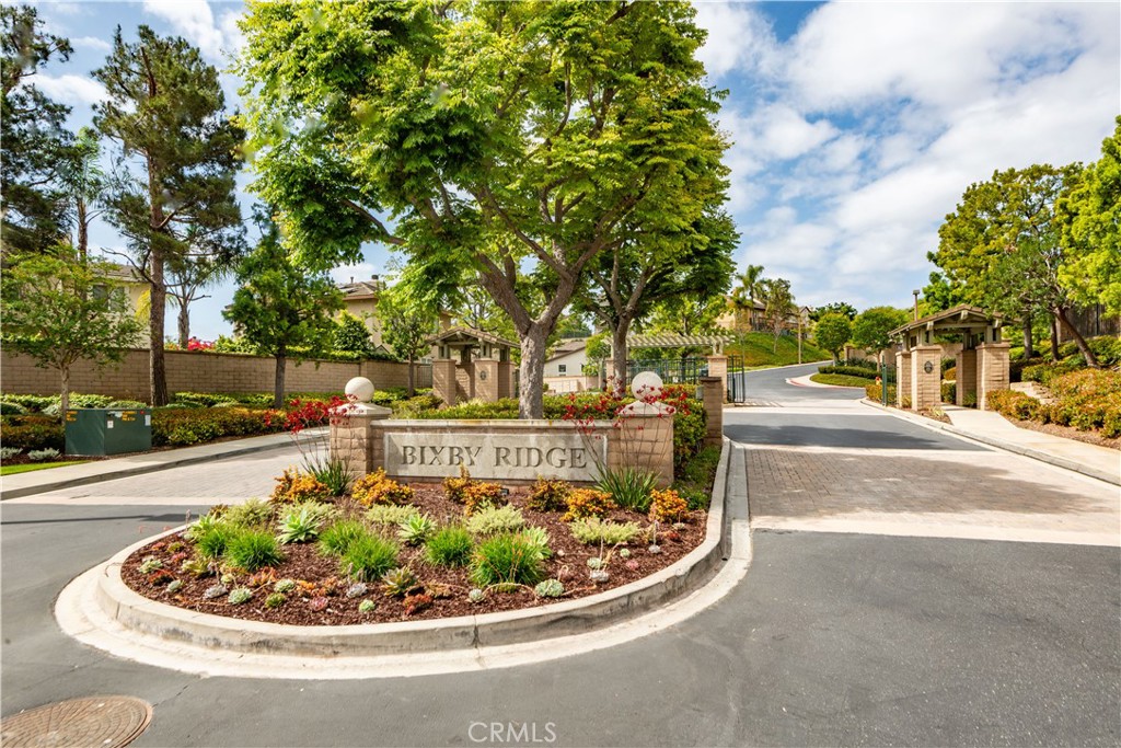 2421 Avis Court
