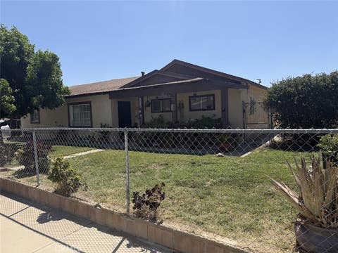 Photo of 523 S Florida ST, Banning, CA 92220 (MLS # TR26119227)