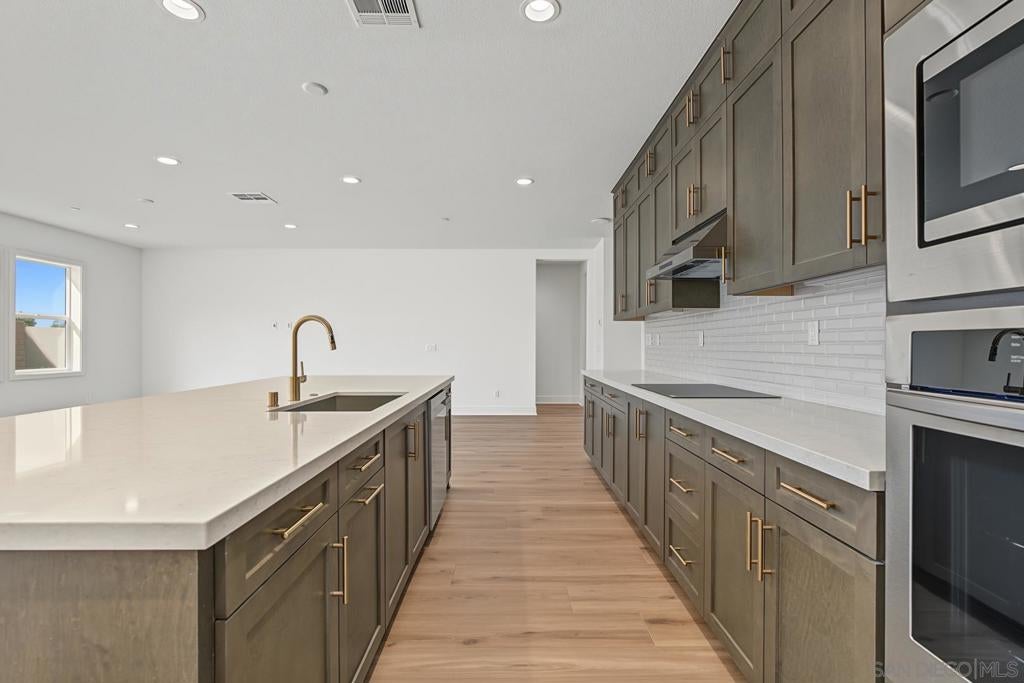 3147 Smith Pl