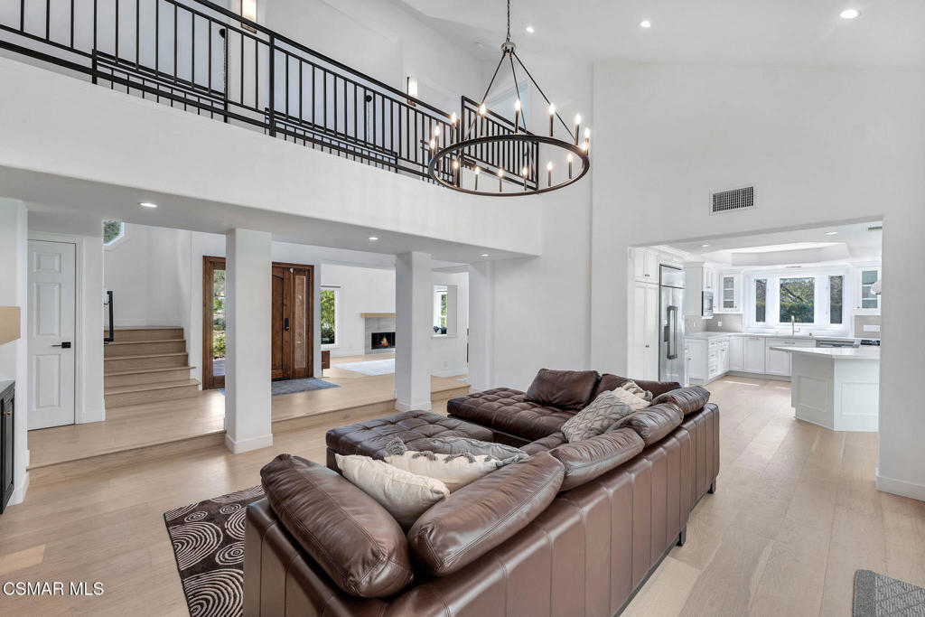 1707 Crooked Trail Place