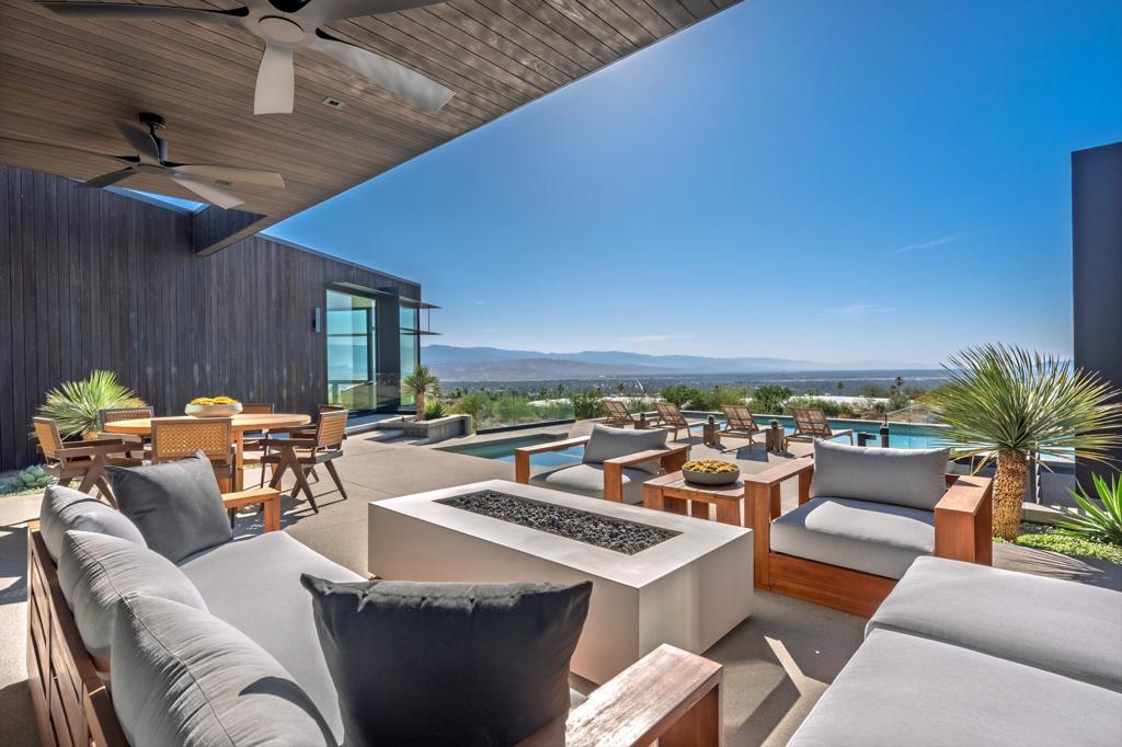 2085 Desert Flower Court