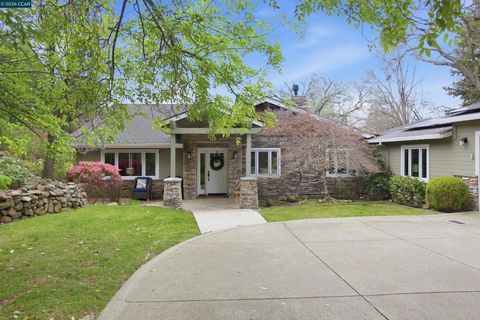 Photo of 181 Alegra Ln Ln, Walnut Creek, CA 94598 (MLS # 41128492)