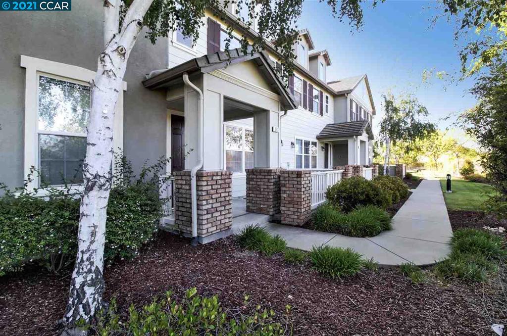 Enjoy tranquility and peaceful living in this sought after townhome style condo in Shelbourne. This well maintained 3bed and 2.5bath features tile flooring and carpet throughout. Open concept floor plan! Living and dining room combo with gas burning fireplace. Updated kitchen with Corian countertop and abundance of oak solid wood cabinets. Upper level has 3 bedrooms and 2 bathrooms. Master bedroom suite comes with walk-in closet, bathroom with soaking tub, dual vanities and standing shower. Spacious patio for outdoor entertaining. The community has a pool. Close to award winning schools, shops and freeways. No smoking and no pets.
