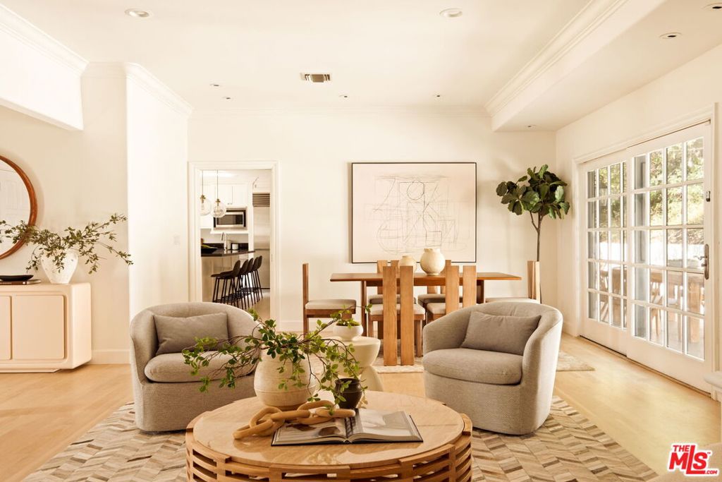1132 Chantilly Road, Los Angeles CA 90077