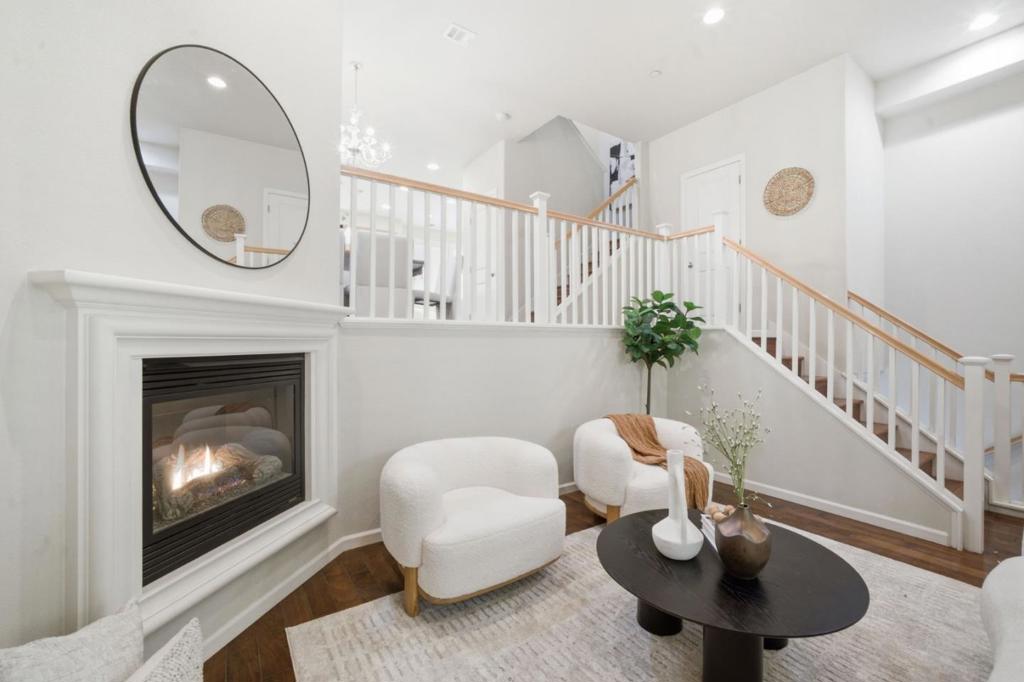 2210 Mendocino Lane