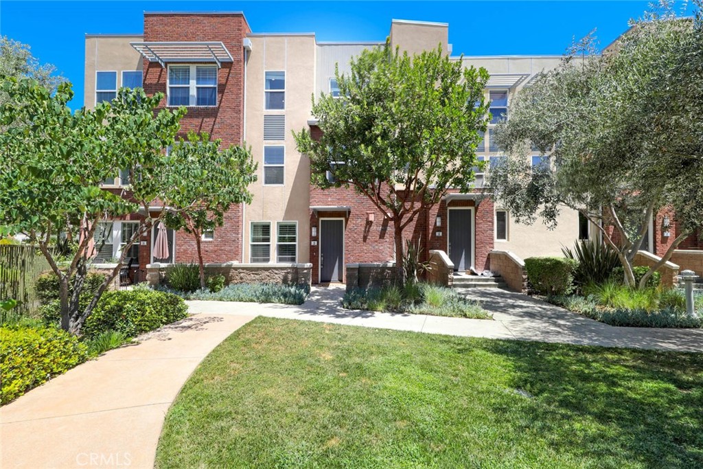 This is an exceptional opportunity—the lowest priced condo per square foot currently available in Aliso Viejo! Set directly in front of a beautiful greenbelt, this home offers a tranquil, backyard-like setting rarely found in condo living. Enjoy the versatility of TWO spacious MASTER SUITES, each large enough to easily accommodate a home office setup and/or a crib for your growing family.
Experience sophisticated urban living with this beautifully upgraded 2-bedroom, 2.5-bath home at 12 Citadel Dr #204, offering 1,638 sq ft of modern elegance. The open and bright floor plan features engineered hardwood floors, designer paint, recessed lighting, and an entertainer’s kitchen with granite countertops and energy-efficient GE stainless steel appliances. A spacious front patio is perfect for entertaining, while the attached 2-car garage adds convenience.
Additional highlights include dual-paned Milgard windows with low-emissivity glass for excellent insulation, a separate laundry room with full-size washer and dryer, and easy access to the community pool, fitness center, and greenbelt. Residents enjoy exclusive access to the Vantis Club, which offers a private gym, resort-style pool and spa, outdoor kitchen with fireplaces, business center, and tranquil “sense” gardens. The location is unbeatable—within walking distance to shopping, dining, and entertainment, and minutes from the 73 Freeway, John Wayne Airport, and the 405 for ultimate convenience and lifestyle.