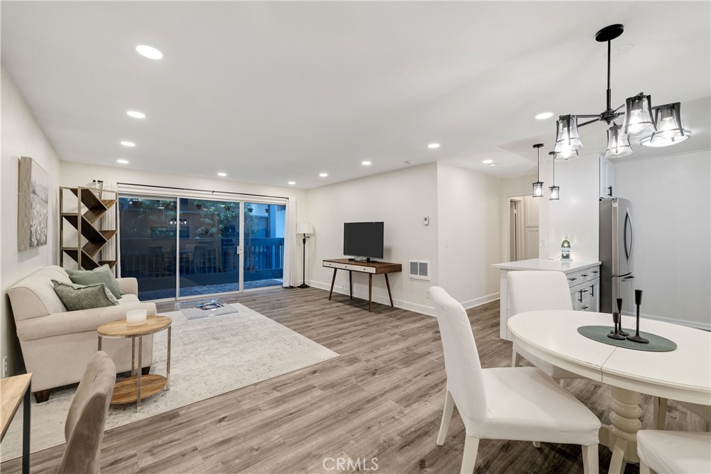 802 Camino Real 105
