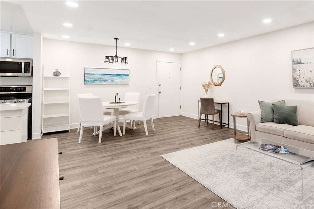 802 Camino Real 105