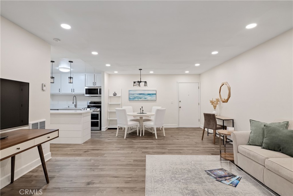 802 Camino Real 105