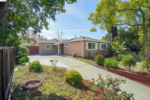 Photo of 614 614 Chester Dr Dr, Pittsburg, CA 94565 (MLS # 41125556)