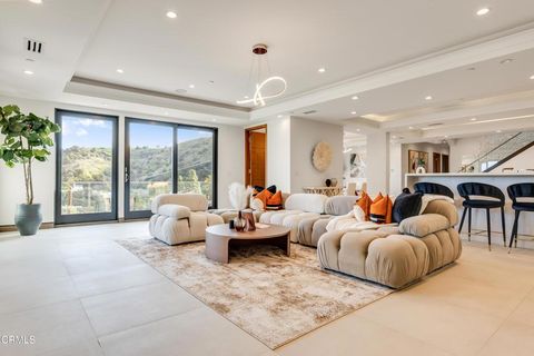 Photo of 12480 Viewcrest Road, Los Angeles, CA 91604 (MLS # P1-25279)