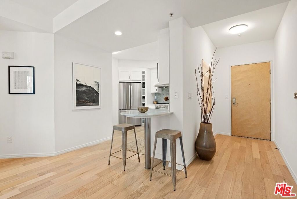 Photo of 4180 Fair Avenue #206, Studio City, CA 91602 (MLS # 26637985)