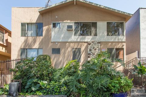 Photo of 930 N Stanley Avenue #4, West Hollywood, CA 90046 (MLS # OC25281820)
