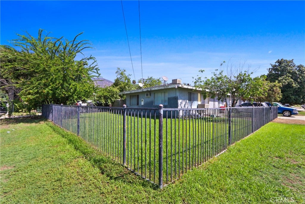 202 E 43rd