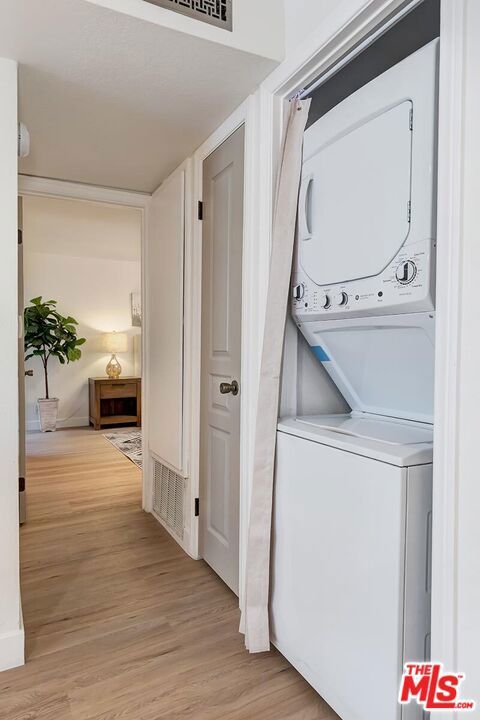 Tiny photo for 1633 S Bentley Avenue #204, Los Angeles, CA 90025 (MLS # 25624103)