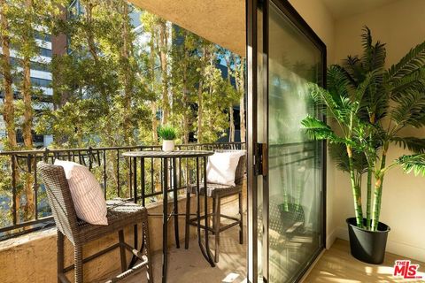 Tiny photo for 1633 S Bentley Avenue #204, Los Angeles, CA 90025 (MLS # 25624103)