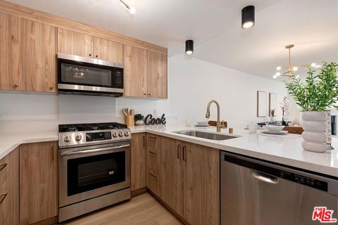 Tiny photo for 1633 S Bentley Avenue #204, Los Angeles, CA 90025 (MLS # 25624103)
