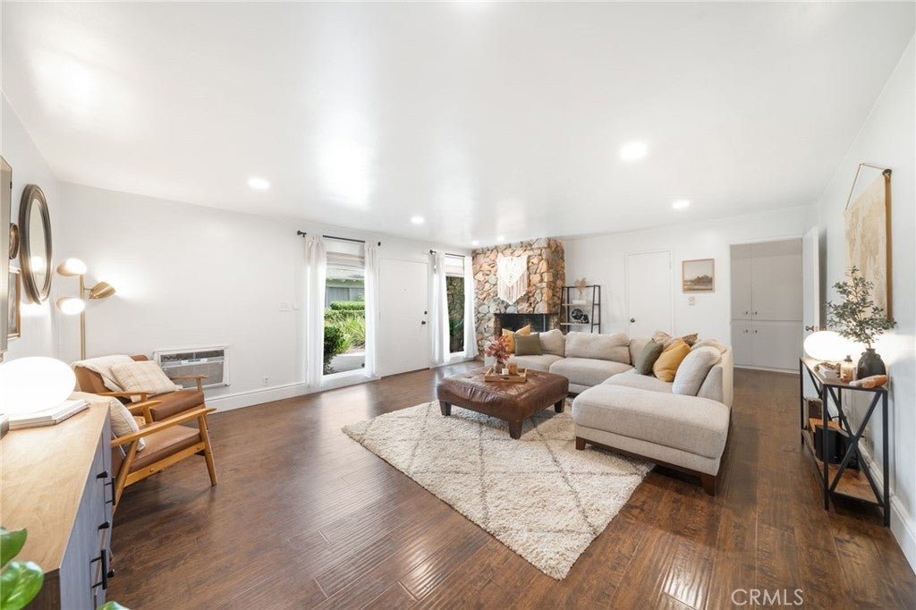 303 N Acacia Avenue A