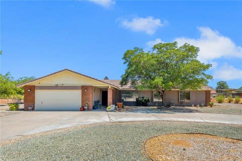 Photo of 14861 Riverside, Apple Valley, CA 92307 (MLS # HD26161209)