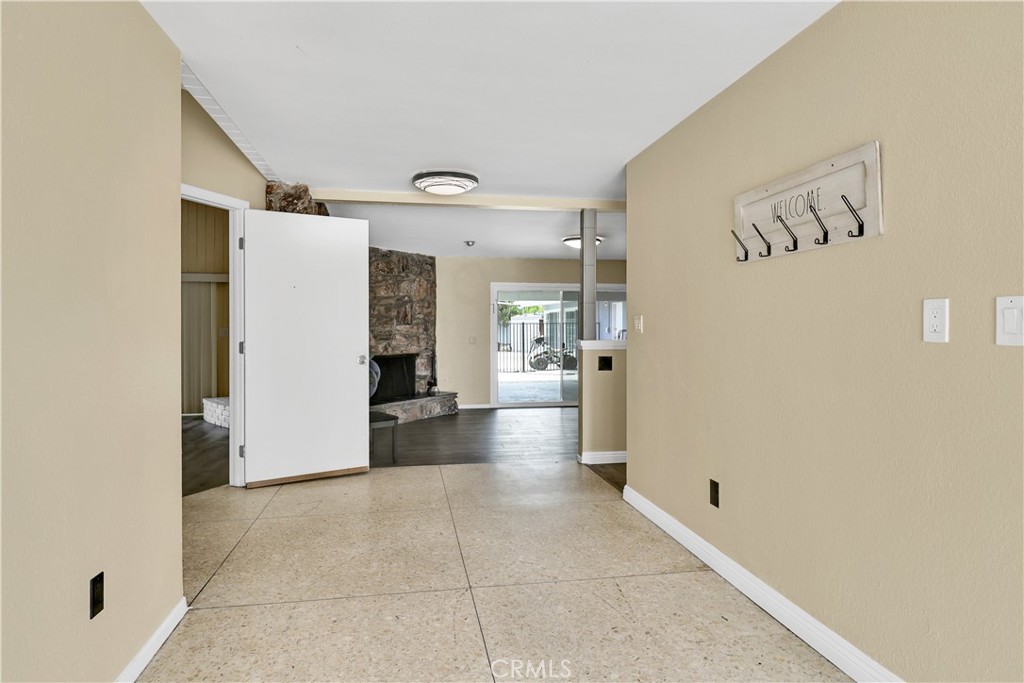 2550 W Rowland Avenue