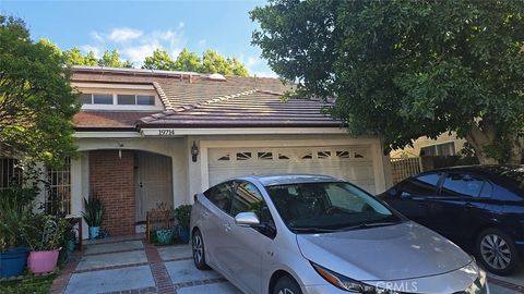 Photo of 19714 Lull Street, Winnetka, CA 91306 (MLS # SR25075147)