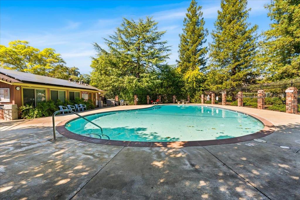 1730 Fremont Court 2