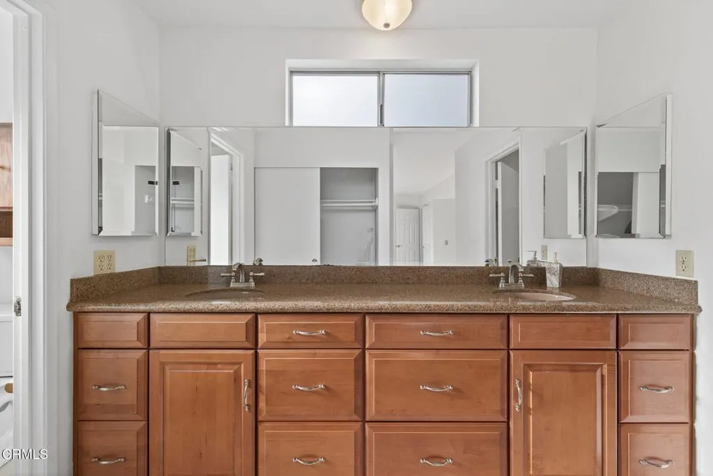 Ventura, California 93004, United States, 3 Bedrooms Bedrooms, ,3 BathroomsBathrooms,Residential,Active,240211