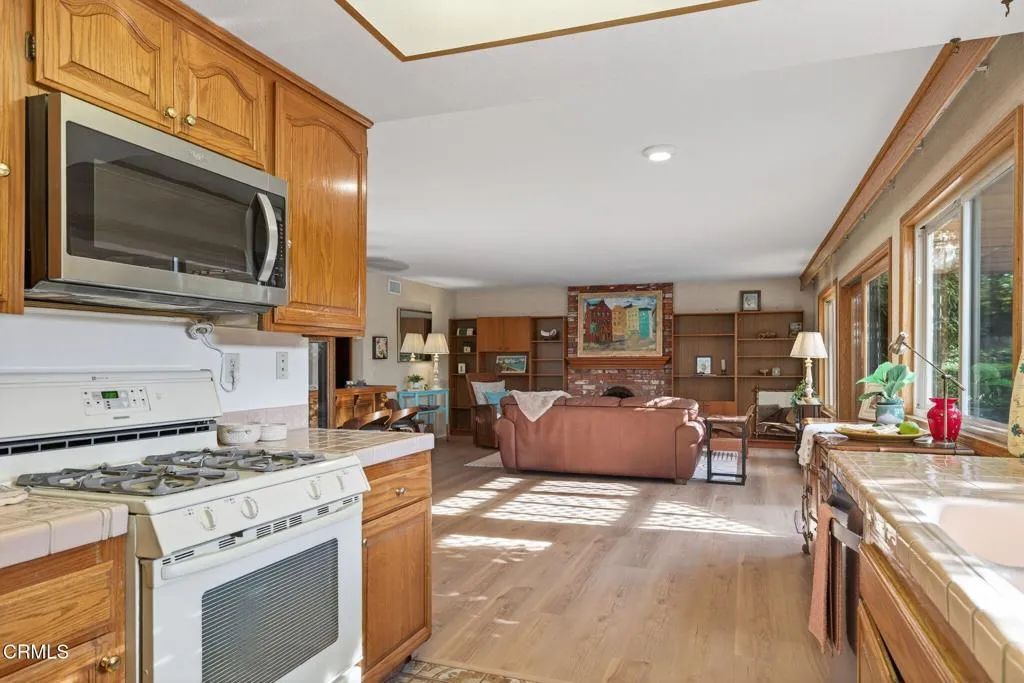 Ventura, California 93004, United States, 3 Bedrooms Bedrooms, ,3 BathroomsBathrooms,Residential,Active,240211