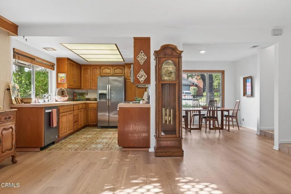 Ventura, California 93004, United States, 3 Bedrooms Bedrooms, ,3 BathroomsBathrooms,Residential,Active,240211