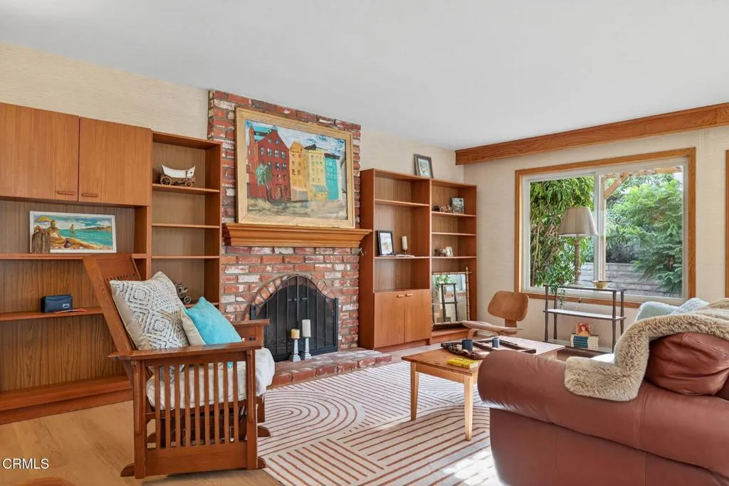 Ventura, California 93004, United States, 3 Bedrooms Bedrooms, ,3 BathroomsBathrooms,Residential,Active,240211