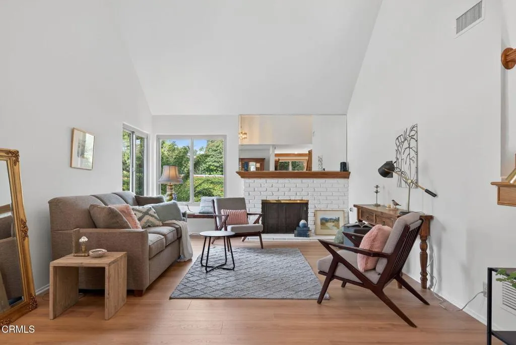 Ventura, California 93004, United States, 3 Bedrooms Bedrooms, ,3 BathroomsBathrooms,Residential,Active,240211