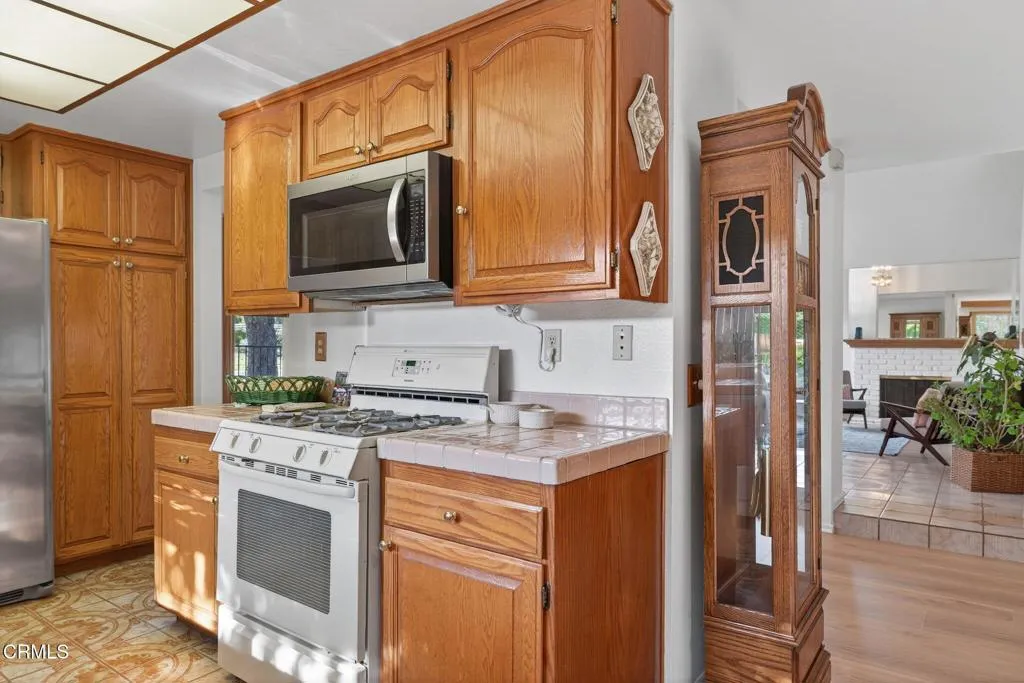 Ventura, California 93004, United States, 3 Bedrooms Bedrooms, ,3 BathroomsBathrooms,Residential,Active,240211