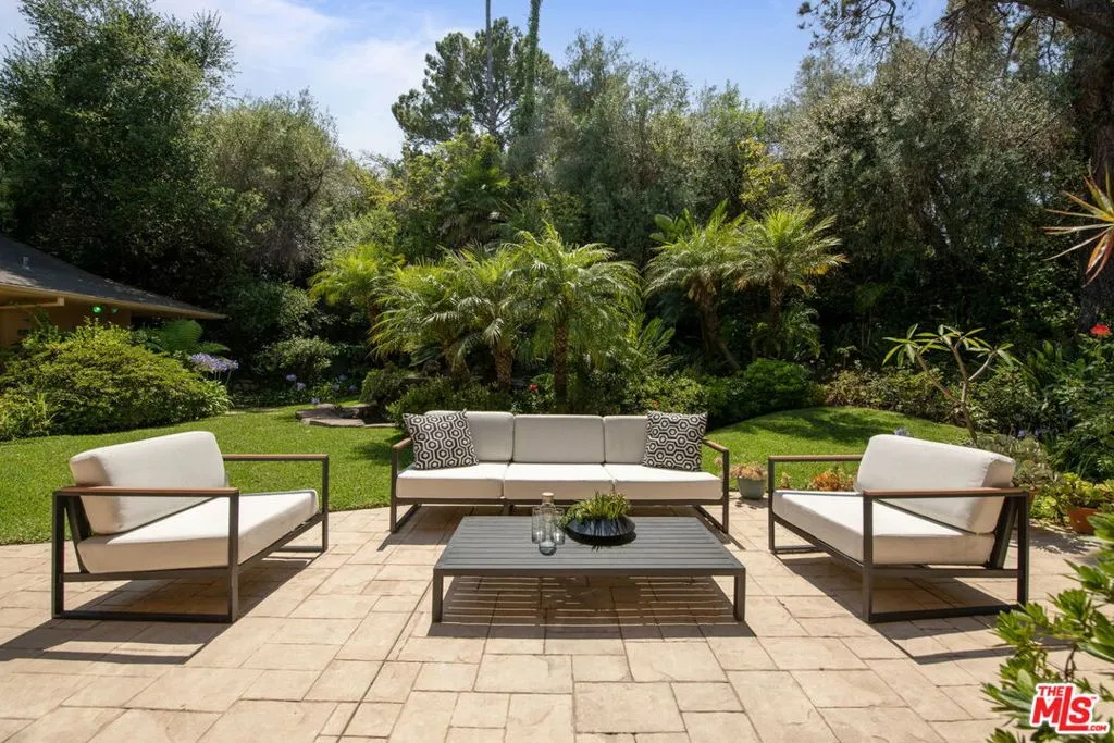 Los Angeles, California 90024, United States, 5 Bedrooms Bedrooms, ,4 BathroomsBathrooms,Residential,Active,179466