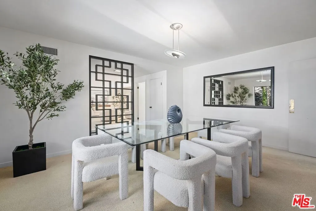 Los Angeles, California 90024, United States, 5 Bedrooms Bedrooms, ,4 BathroomsBathrooms,Residential,Active,179466