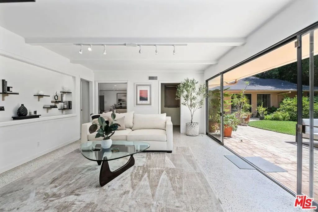 Los Angeles, California 90024, United States, 5 Bedrooms Bedrooms, ,4 BathroomsBathrooms,Residential,Active,179466