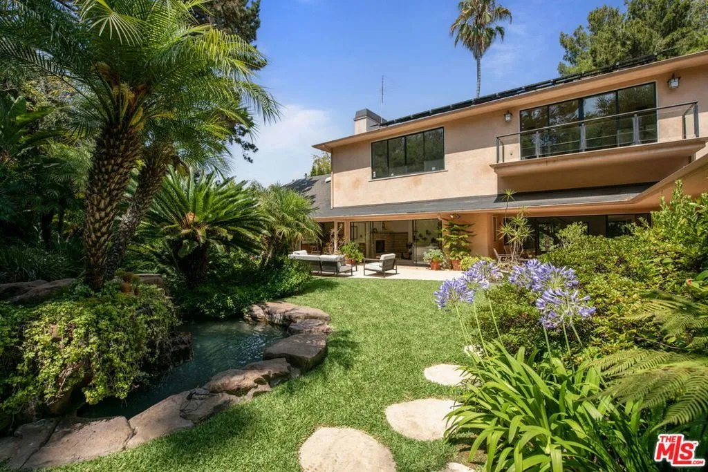 Los Angeles, California 90024, United States, 5 Bedrooms Bedrooms, ,4 BathroomsBathrooms,Residential,Active,179466