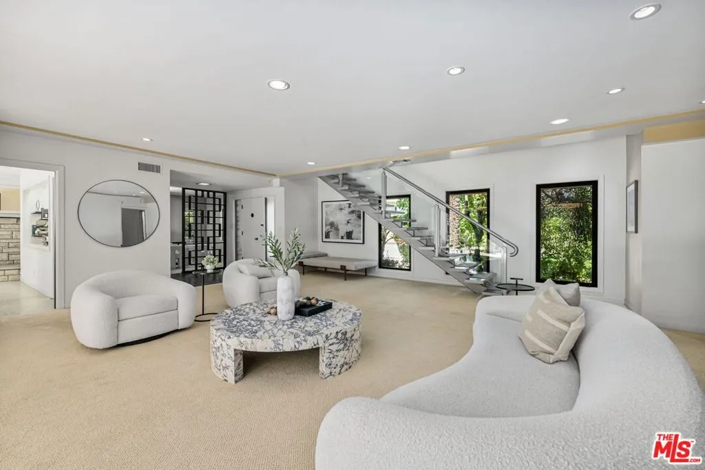 Los Angeles, California 90024, United States, 5 Bedrooms Bedrooms, ,4 BathroomsBathrooms,Residential,Active,179466