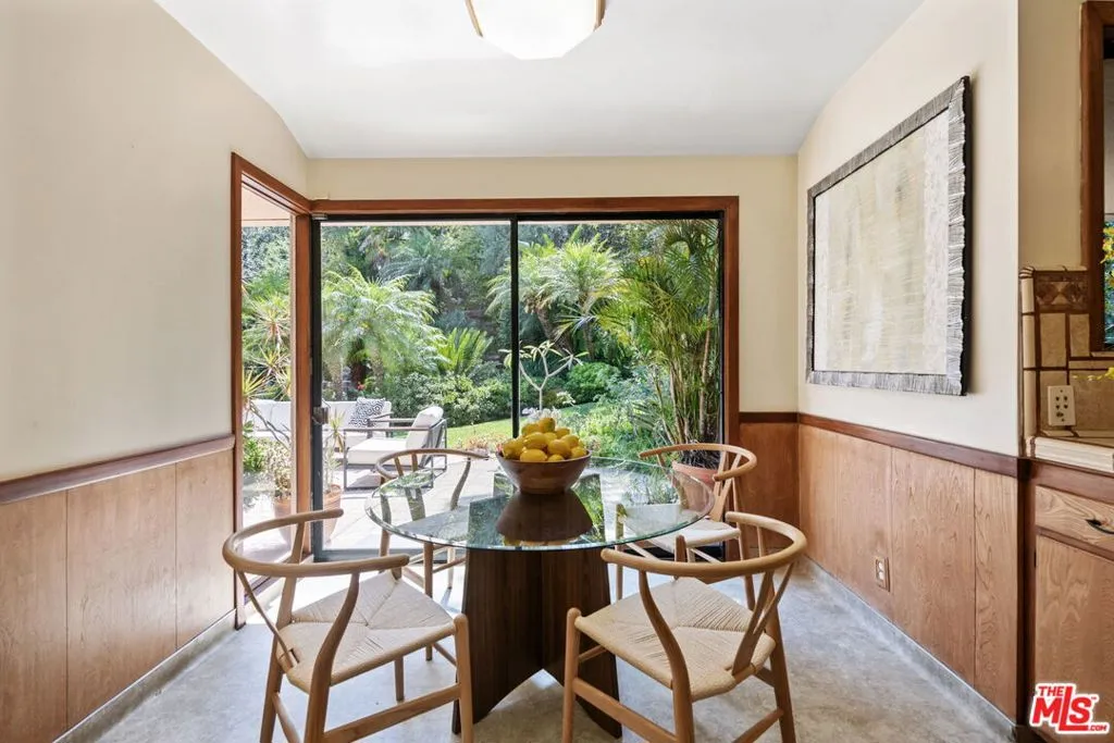 Los Angeles, California 90024, United States, 5 Bedrooms Bedrooms, ,4 BathroomsBathrooms,Residential,Active,179466