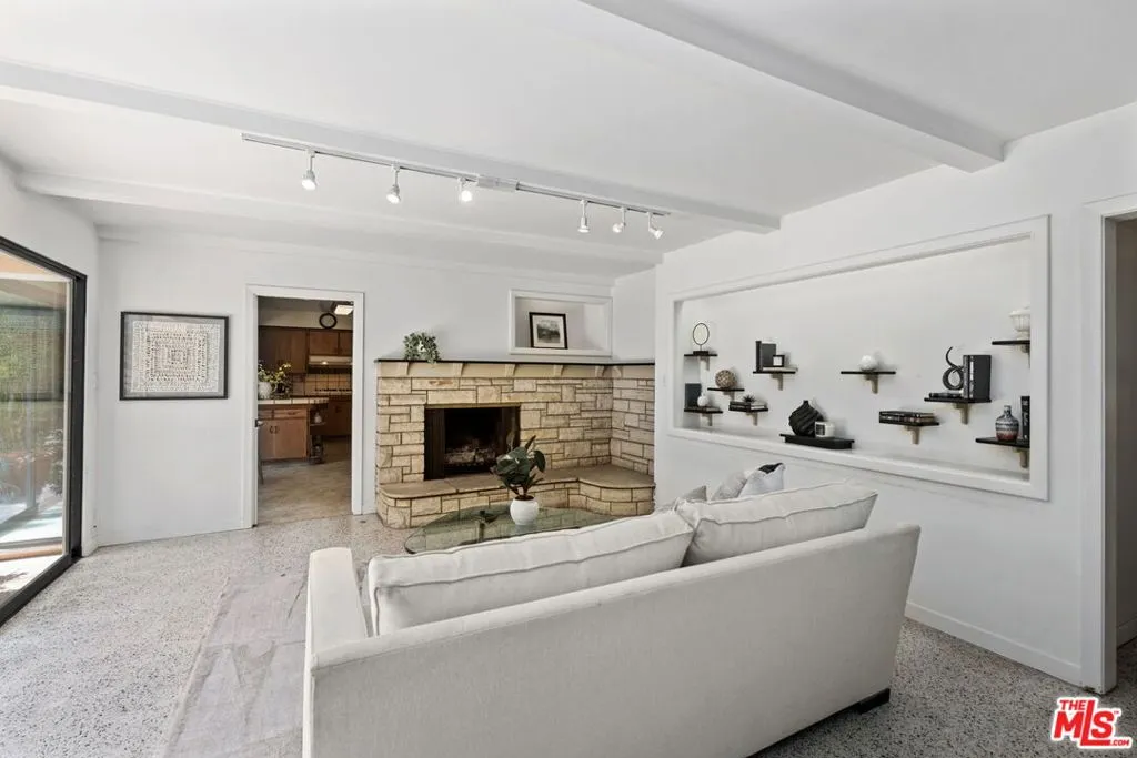 Los Angeles, California 90024, United States, 5 Bedrooms Bedrooms, ,4 BathroomsBathrooms,Residential,Active,179466